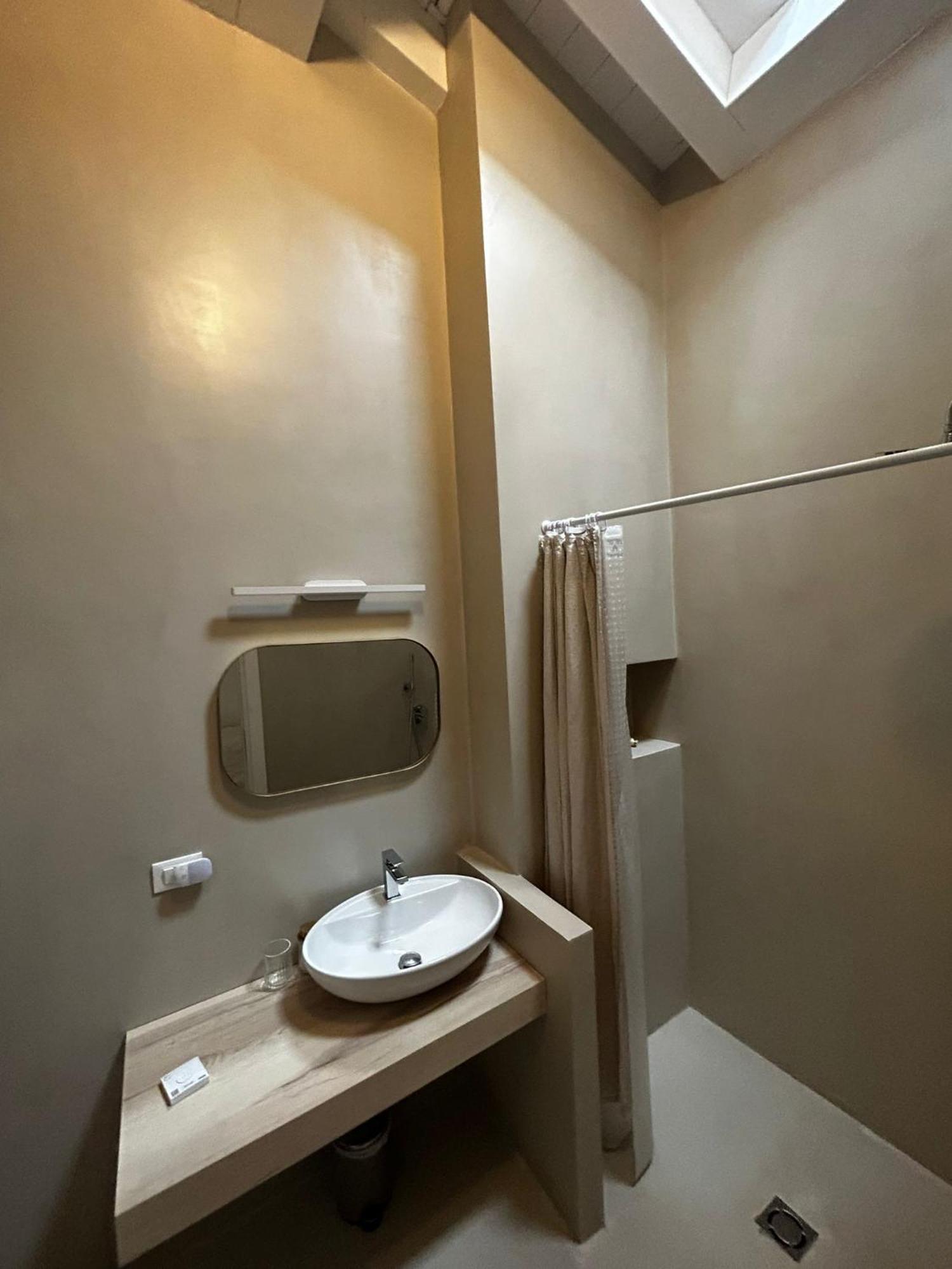 Waterfront Balcony I Grani 5 Resort Grand Suite ليفورنو المظهر الخارجي الصورة