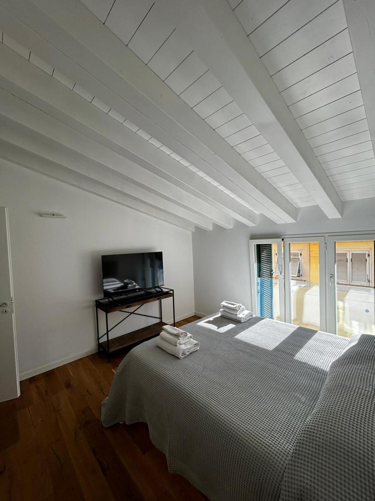 Waterfront Balcony I Grani 5 Resort Grand Suite ليفورنو المظهر الخارجي الصورة